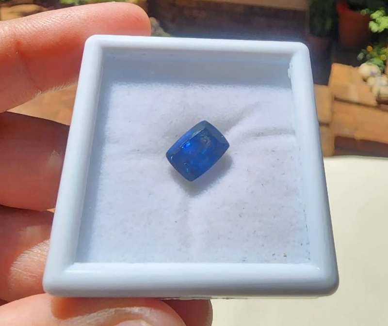 FLAWLESS GISA CERTIFIED LARGE 3.7CT BLUE SAPPHIRE WITH LOVELY RECTANGULAR CUSHION CUT FROM CEYLON