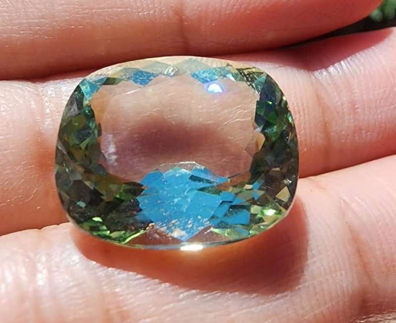 HOW STRANGE? A LARGE 17,30CT GREEN AMETHYST GEMSTONE WITH BEAUTIFUL CUSHION CUT