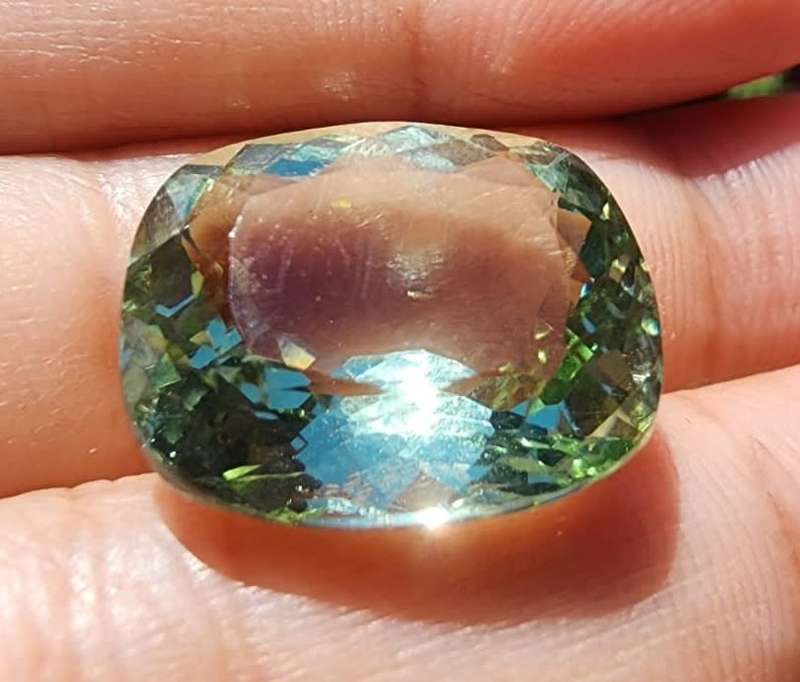 HOW STRANGE? A LARGE 17,30CT GREEN AMETHYST GEMSTONE WITH BEAUTIFUL CUSHION CUT