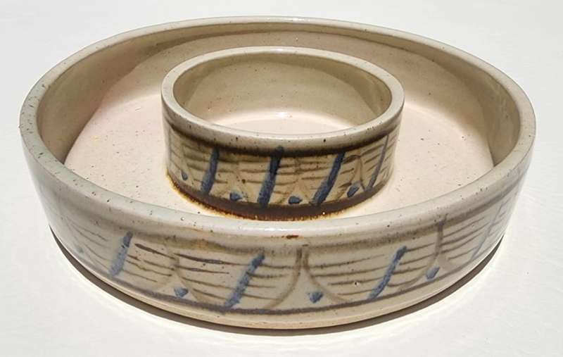 HAND PAINTED EARTHENWARE CHIP AND DIP DISH