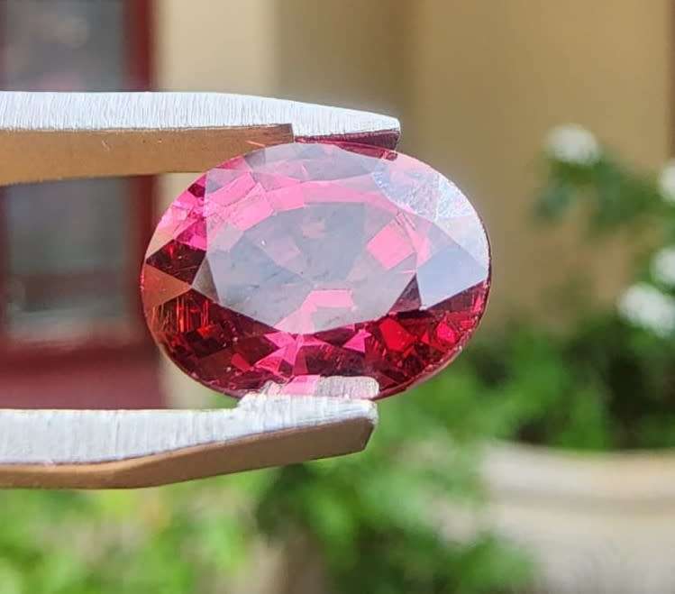 STRONG PURPLE RED RHODOLITE AFRICAN GARNET GEMSTONE LARGE 3.05CT