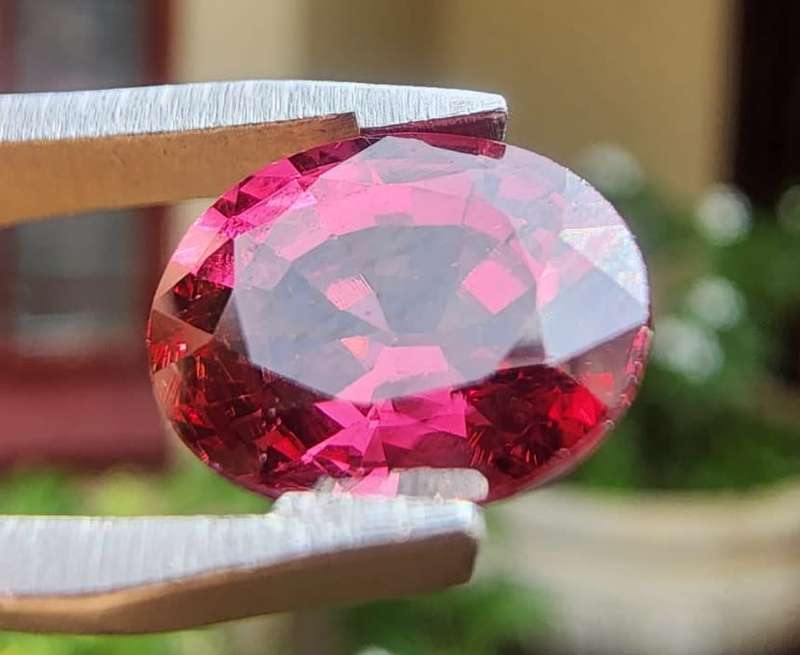 STRONG PURPLE RED RHODOLITE AFRICAN GARNET GEMSTONE LARGE 3.05CT