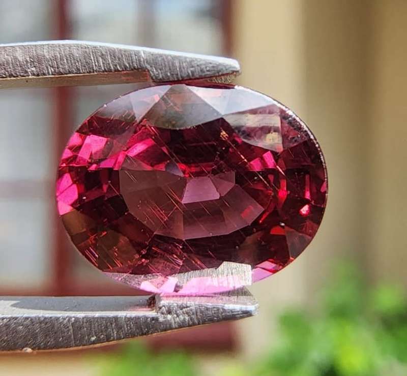 STRONG PURPLE RED RHODOLITE AFRICAN GARNET GEMSTONE LARGE 3.05CT