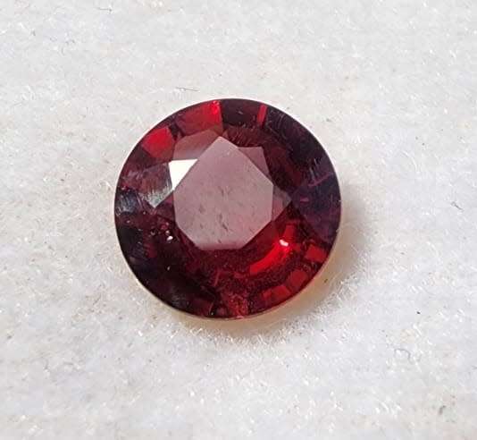 DEEP RED 2.25CT ALMANDINE AFRICAN GARNET GEMSTONE WITH BEAUTIFUL ROUND CUT