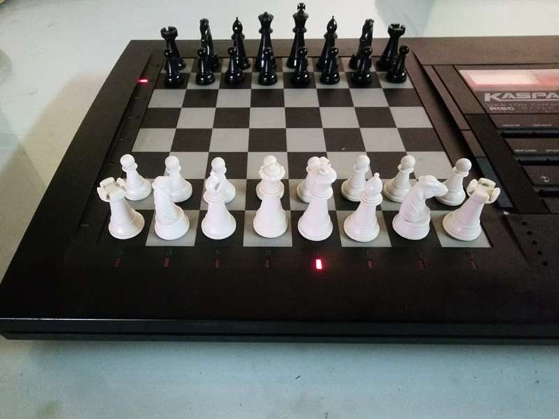 VINTAGE 1993 KASPAROV SAITEK GK2100 ADVANCED CHESS COMPUTER WORKING 100%