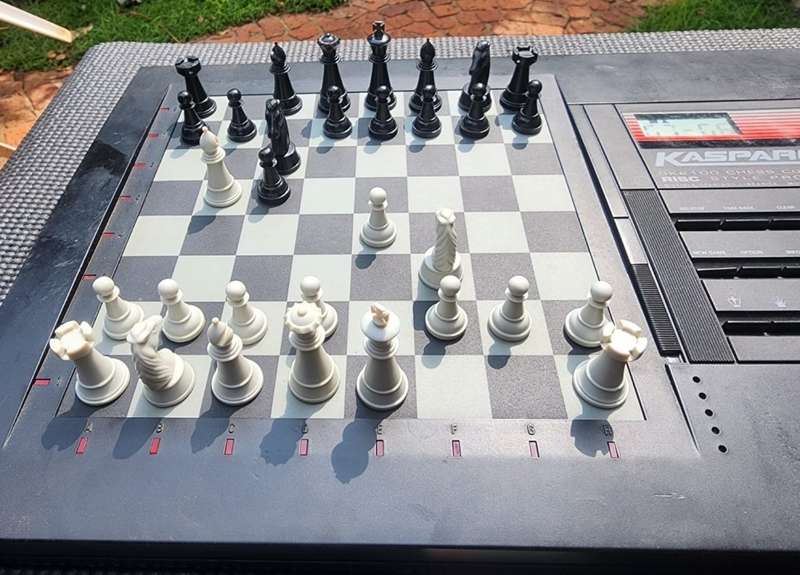VINTAGE 1993 KASPAROV SAITEK GK2100 ADVANCED CHESS COMPUTER WORKING 100%