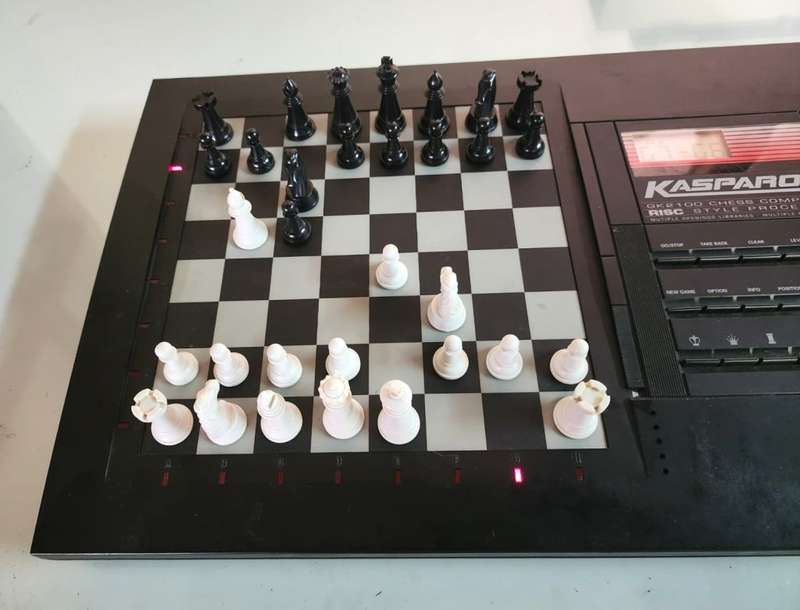 VINTAGE 1993 KASPAROV SAITEK GK2100 ADVANCED CHESS COMPUTER WORKING 100%