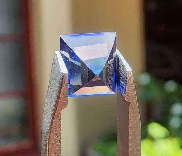 DAZZLING 1.45CT BLUE SAPPHIRE WITH LOVELY BAQUETTE CUT FROM MADAGASCAR  THERMAL TESTED HIGH!