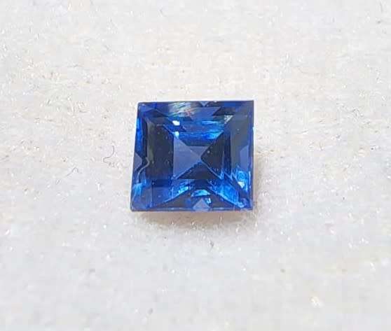 DAZZLING 1.45CT BLUE SAPPHIRE WITH LOVELY BAQUETTE CUT FROM MADAGASCAR  THERMAL TESTED HIGH!