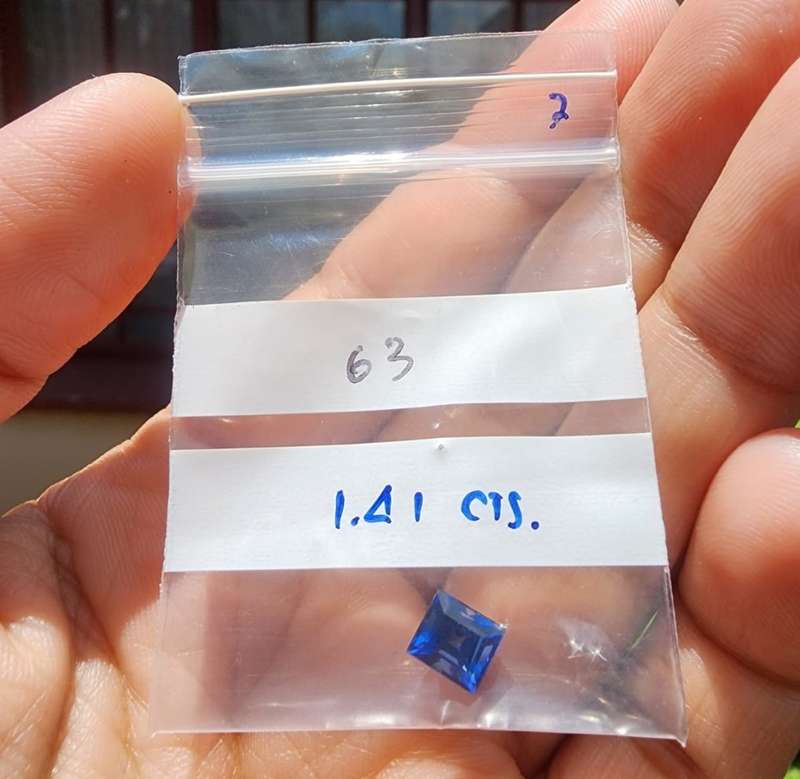DAZZLING 1.45CT BLUE SAPPHIRE WITH LOVELY BAQUETTE CUT FROM MADAGASCAR  THERMAL TESTED HIGH!