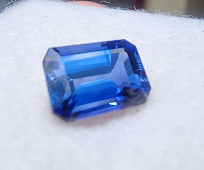 GISA CERTIFIED 4.1CT BLUE SAPPHIRE WITH LOVELY EMERALD CUT FROM CEYLON (SRI LANKA)  THERMAL TESTED