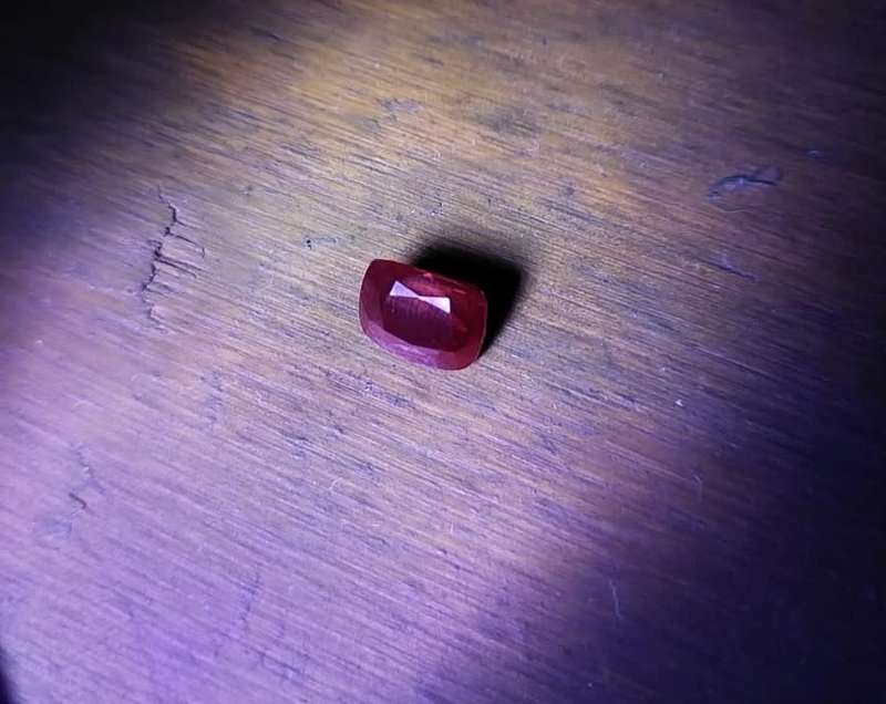 PURPLISH RED GISA CERTIFIED 5.25CT NATURAL SPINEL (RARER THAN RUBIES) GEMSTONE WITH ANTIQUE CUSHION