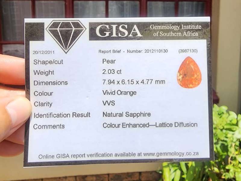 STUNNING SPARKLING GISA CERTIFIED 2.5CT ORANGE SAPPHIRE GEMSTONE WITH LOVELY PEAR CUT  UV RED!