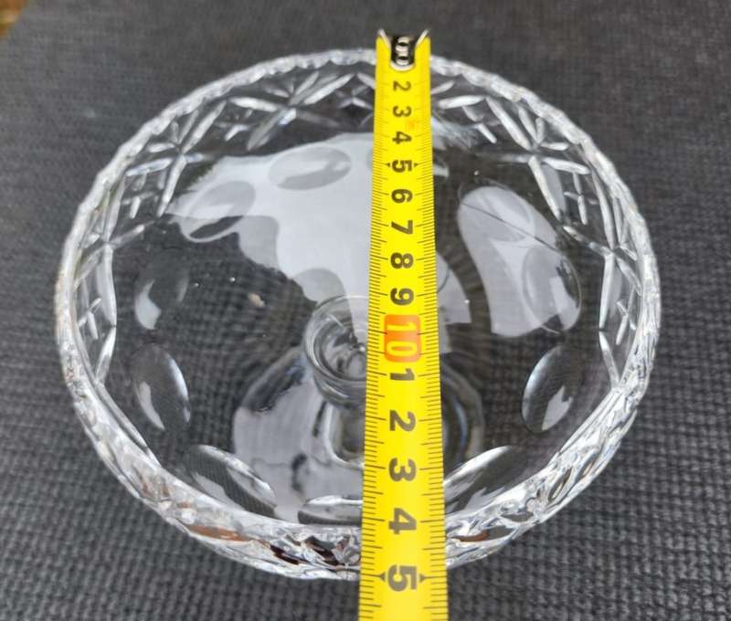 A RINGING AND SINGING CHRYSTAL CUT GLASS PEDASTAL STEMMED CANDY BOWL BY ROYAL DOULTON