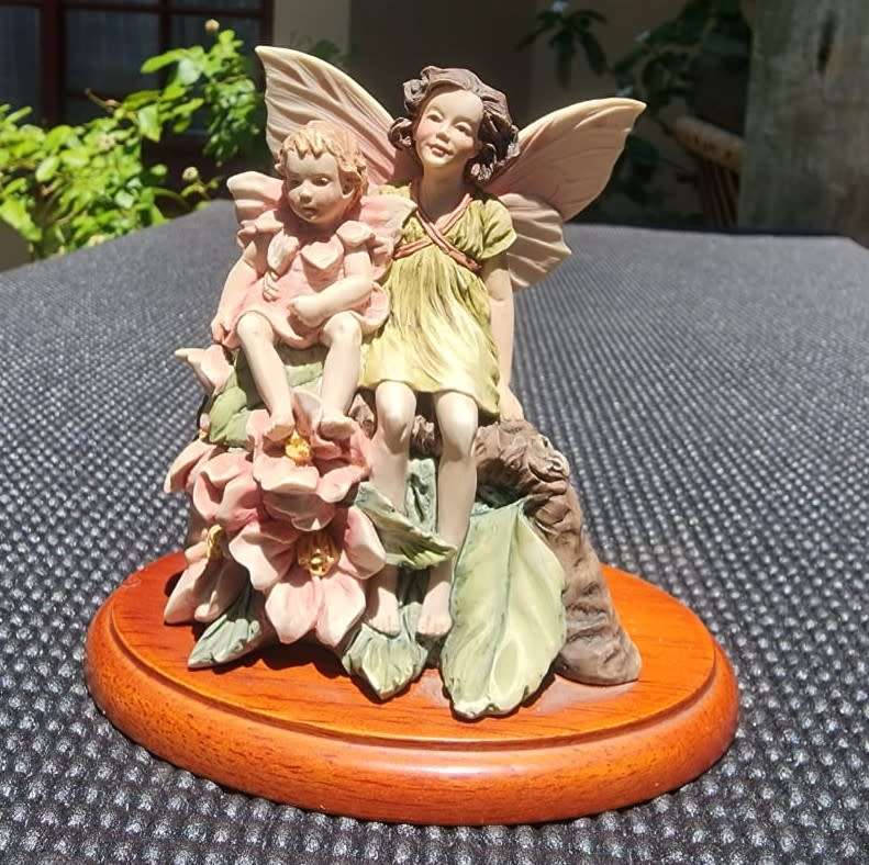 APPLE BLOSSOM FAIRIES A CICELY MARY BARKER DESIGN RESIN HAND PAINTED  1ST of 7 FAIRYS ON AUCTION