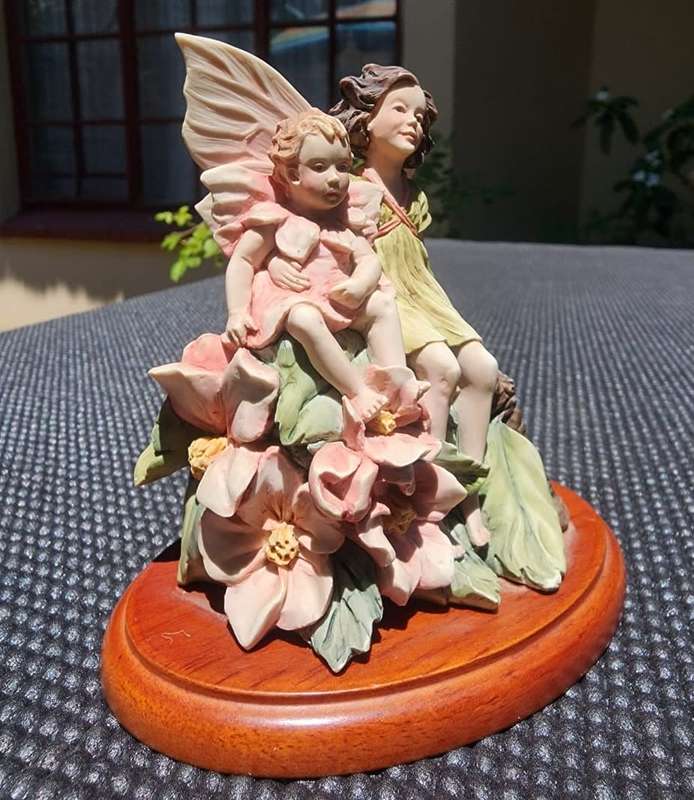 APPLE BLOSSOM FAIRIES A CICELY MARY BARKER DESIGN RESIN HAND PAINTED  1ST of 7 FAIRYS ON AUCTION