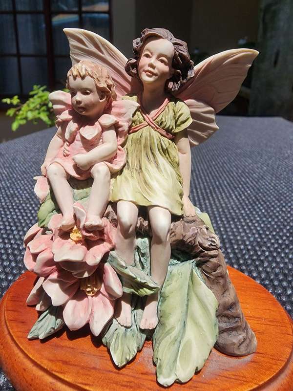 APPLE BLOSSOM FAIRIES A CICELY MARY BARKER DESIGN RESIN HAND PAINTED  1ST of 7 FAIRYS ON AUCTION
