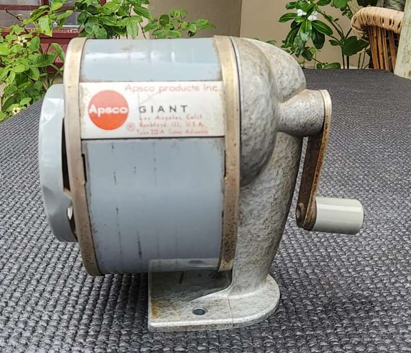 VINTAGE 1960S AUTOMATIC PENCIL SHARPENER CO (APSCO) USA PENCIL SHARPENER