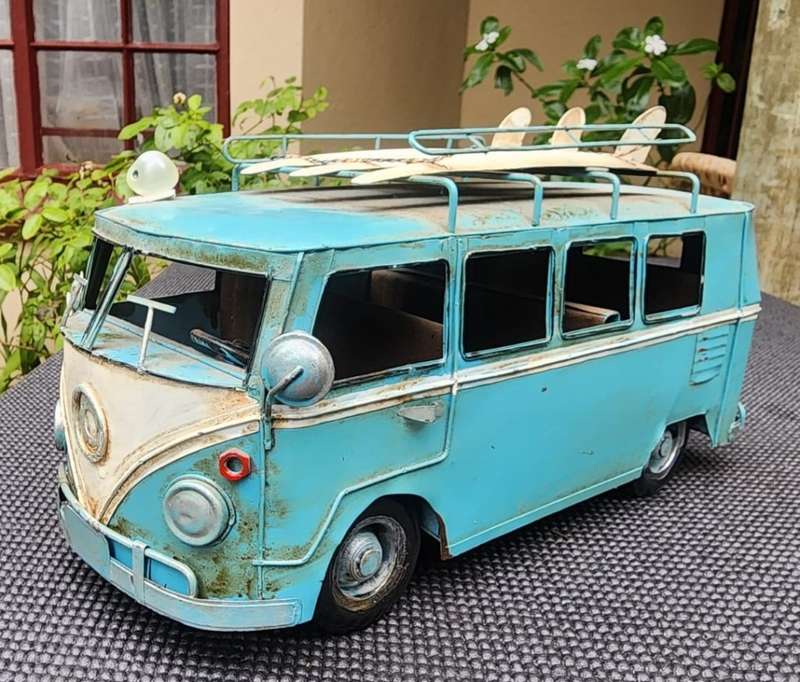 LARGE 30CM LONG VINTAGE VW STYLE SLIT WINDOW SAMBA BUS WITH SURFBOARDS TIN METAL CAMPER