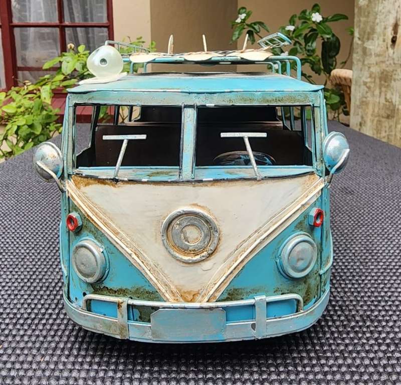 LARGE 30CM LONG VINTAGE VW STYLE SLIT WINDOW SAMBA BUS WITH SURFBOARDS TIN METAL CAMPER
