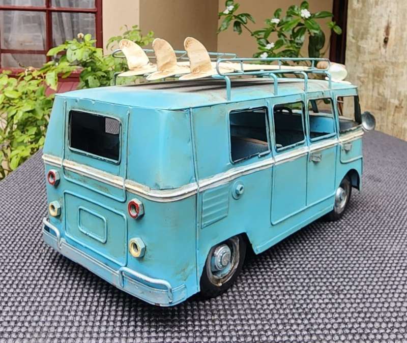 LARGE 30CM LONG VINTAGE VW STYLE SLIT WINDOW SAMBA BUS WITH SURFBOARDS TIN METAL CAMPER