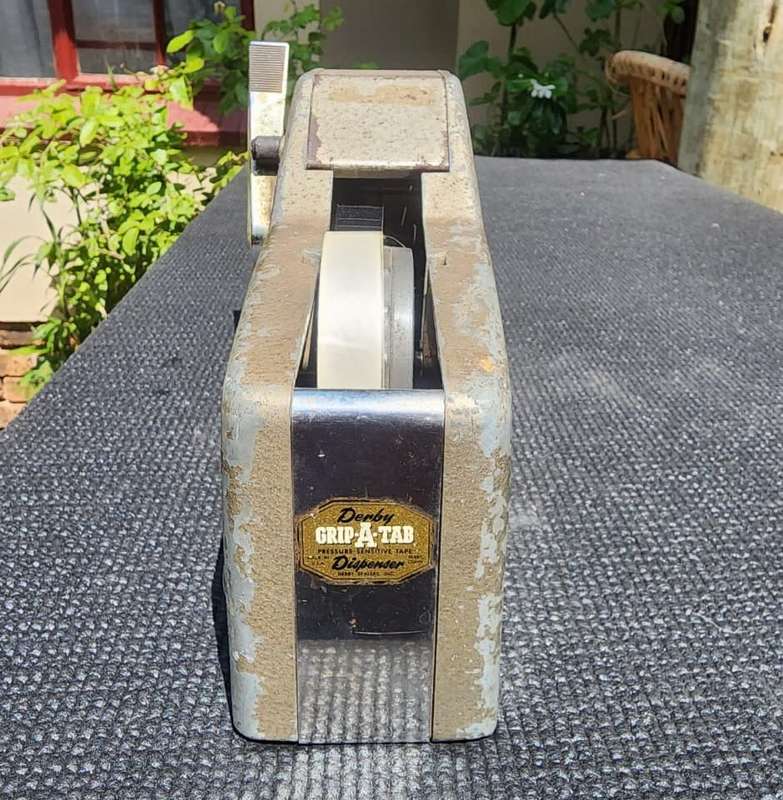 VINTAGE 1950S RUGGED SIMPLICITY WORKING DERBY GRIB-A-TAB MODEL 90 INDUSRIAL TAPE DISPENSER