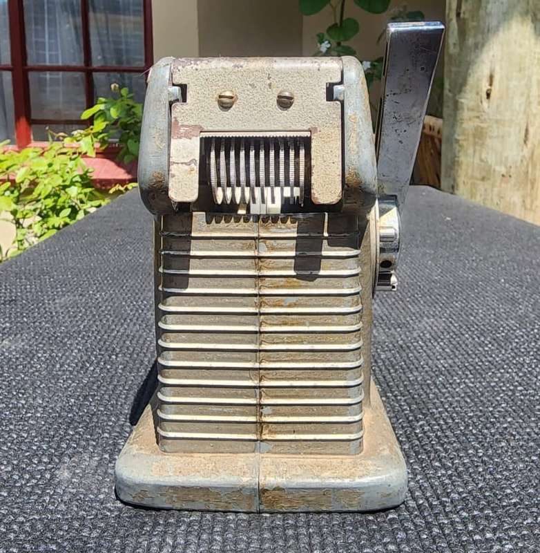 VINTAGE 1950S RUGGED SIMPLICITY WORKING DERBY GRIB-A-TAB MODEL 90 INDUSRIAL TAPE DISPENSER
