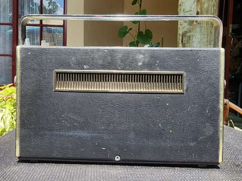 RARE VINTAGE 1960S TELEFUNKEN BAJAZZO TS PORTABLE RADIO MADE IN GERMANY WORKING VERY WELL!