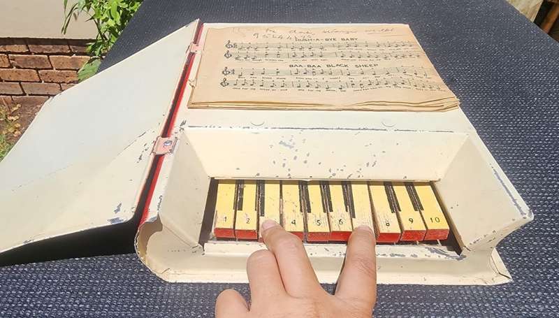 Very Rare 1930s Toby Toy England Nursery Rhyme Play by Number Song Book Piano Toy Still Working
