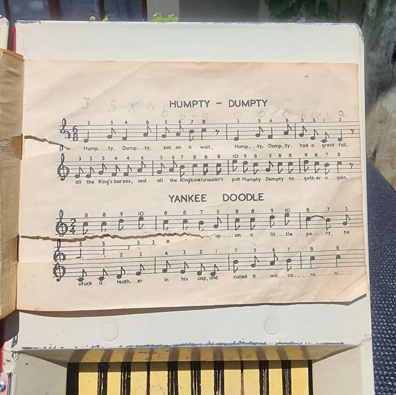 Very Rare 1930s Toby Toy England Nursery Rhyme Play by Number Song Book Piano Toy Still Working