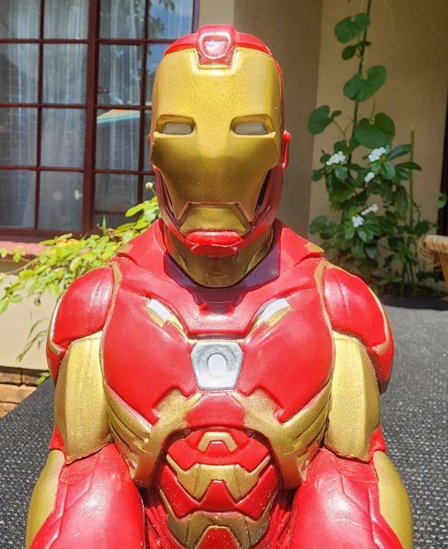 Iron Man Marvel Avengers Phone / Controller Holder Exquisite Gaming Cable Guys