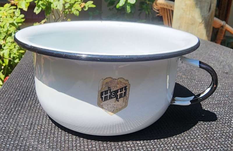 Hendler & Hendler Boksburg SA 1970s White Enamel Chamber Pot