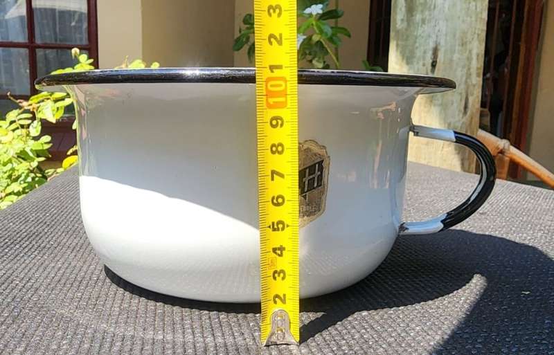 Hendler & Hendler Boksburg SA 1970s White Enamel Chamber Pot