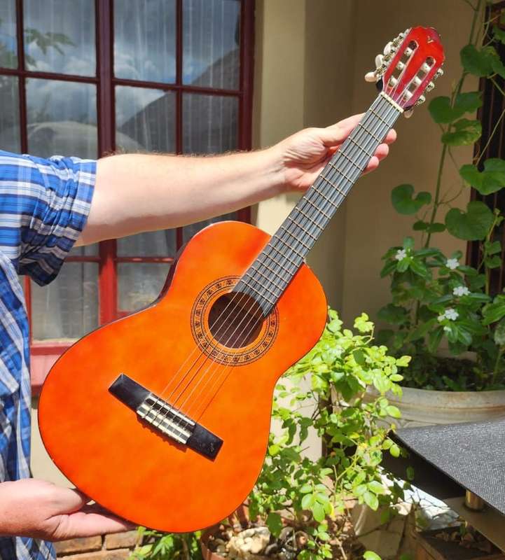 Excellent Condition Valencia Australia CG160 Nylon String Classical Half Size Guitar with Carry Bag