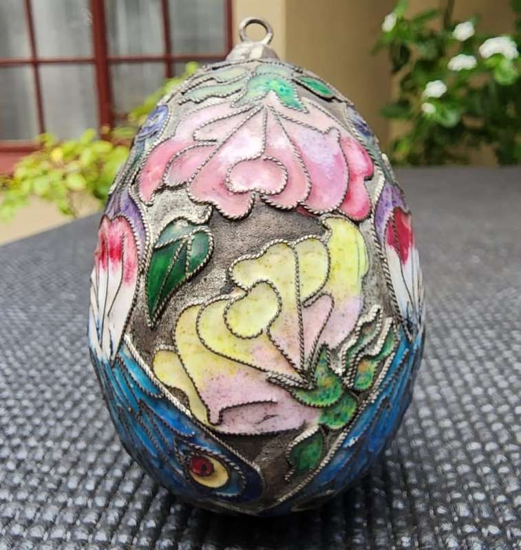 CLOISONNE ENAMEL PAINTED EGG WITH PEACOCK AND FLOWER MOTIF MEDIUM SIZED 9CM HIGH