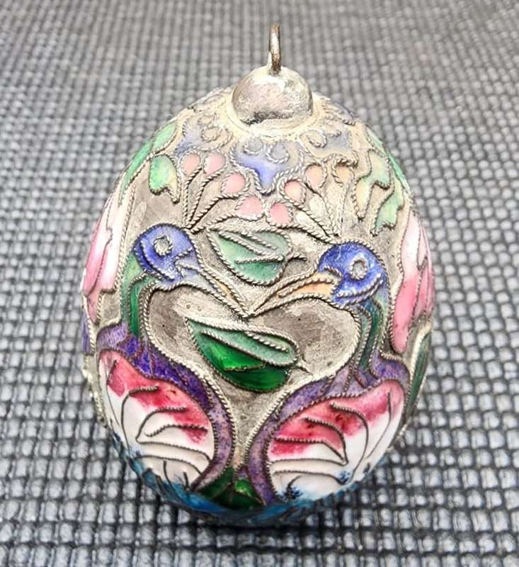 CLOISONNE ENAMEL PAINTED EGG WITH PEACOCK AND FLOWER MOTIF MEDIUM SIZED 9CM HIGH
