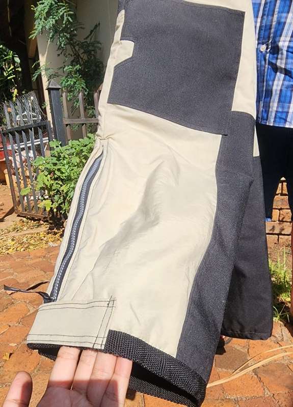 As New! Beige and Black Insulated Size M Ski Pants with Inner Boot Gaitors to Keep Snow Out