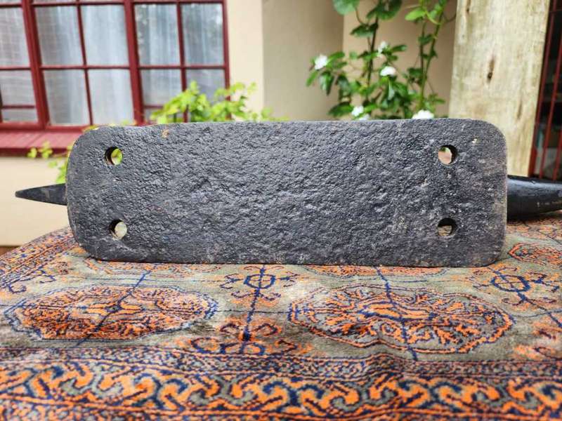 RAILWAY TRACK TWO HORNED ANVIL WITH HORSESHOE PRITCHEL HOLE LARGE 53CM LONG HEAVY 11KG