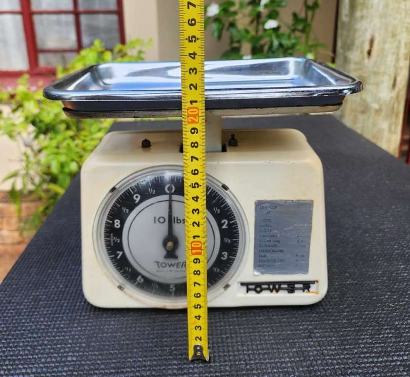 VINTAGE 1950S-1960S GERMAN MADE TOWER WHITE METAL KITCHEN SCALE WITH CHROMED TOP DISH