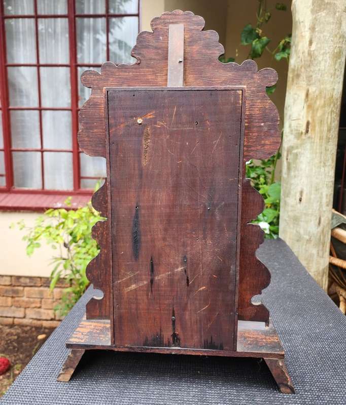 Antique 1901 Ansonia Kirkwood Oak Kitchen or Gingerbread Clock Working with Key