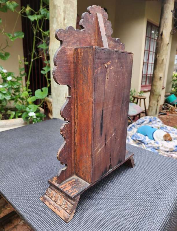 Antique 1901 Ansonia Kirkwood Oak Kitchen or Gingerbread Clock Working with Key