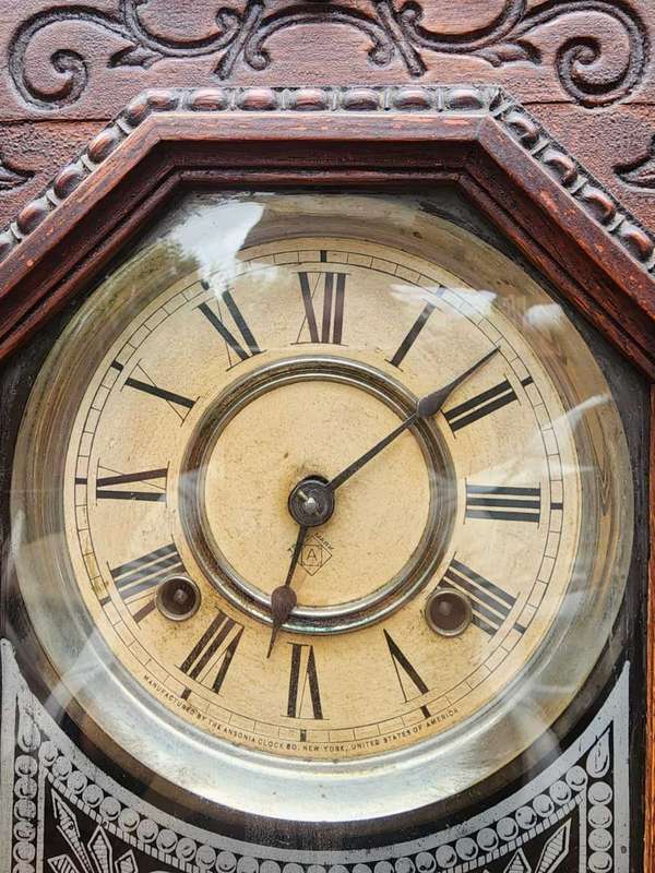 Antique 1901 Ansonia Kirkwood Oak Kitchen or Gingerbread Clock Working with Key