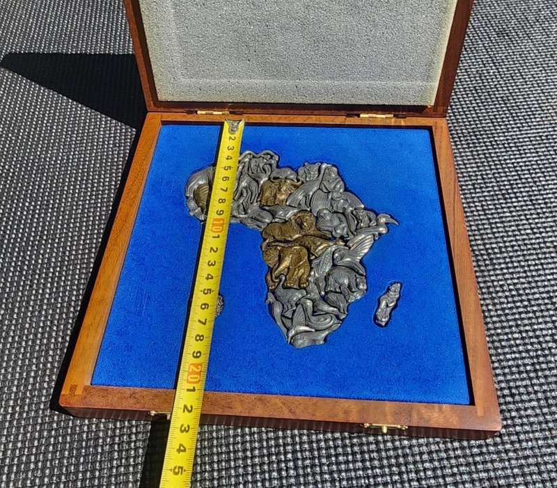 Wonderful African Animal Map Puzzle Pendent 1994 Boxed Set - 36 Pewter Pieces - Big 5 Brass Plated
