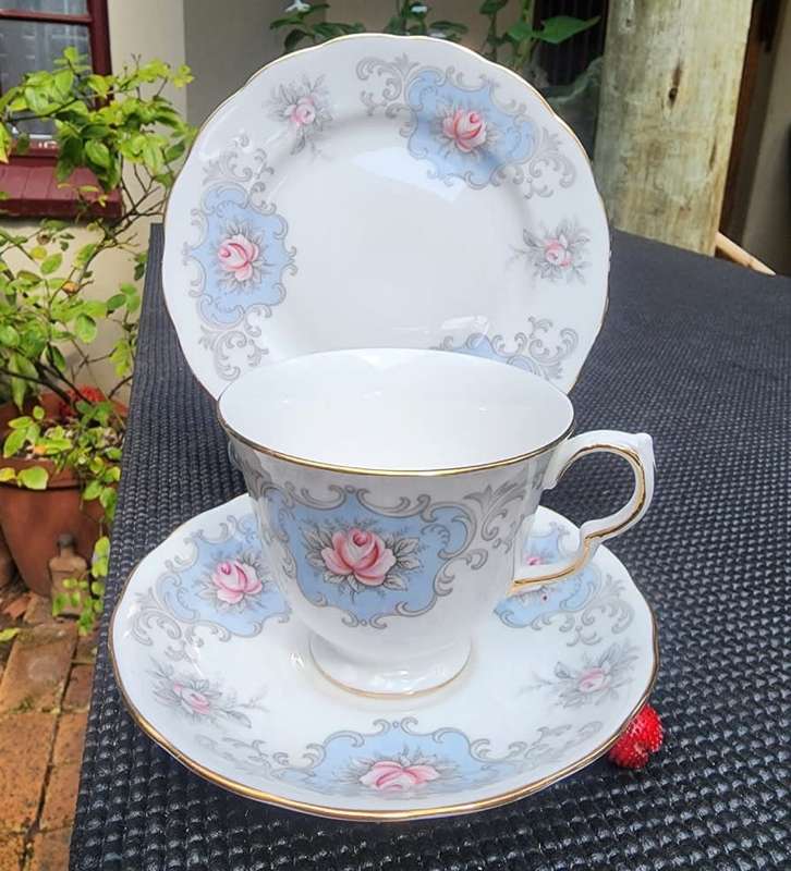 Queen Anne Ridgway England 1960s Pink Roses on Blue Shield Pattern 8350 Trio 3rd of 4