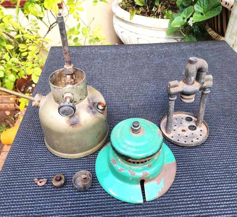 Coleman 1955 Model 249-299 Sunshine of the Night Made in Canada With Rare Brass Fount Green Ventilat