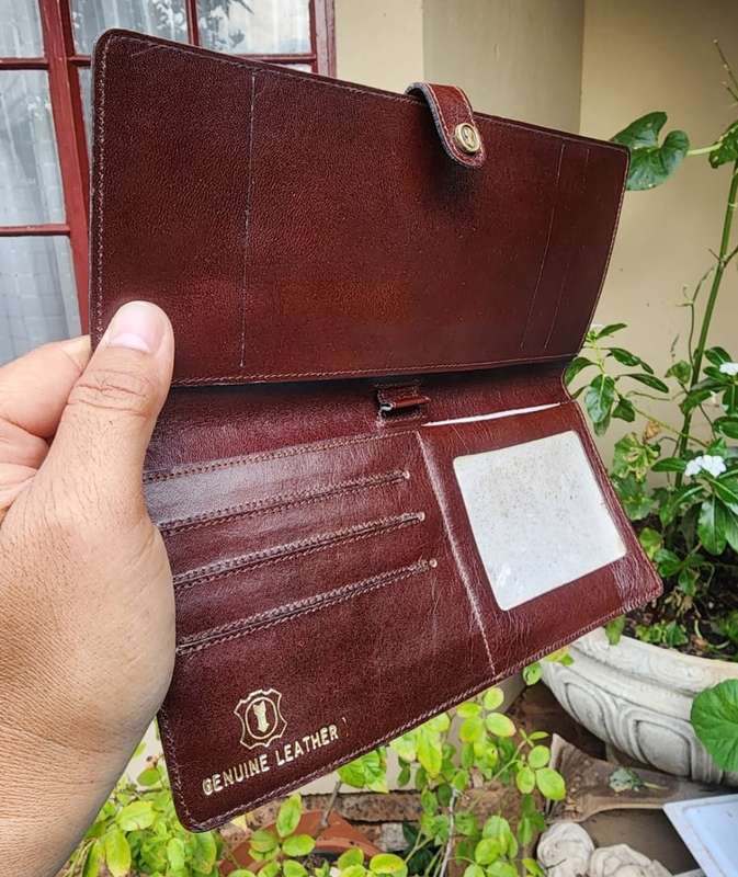 Busby Genuine Wild Buffalo Leather Ladies Kiss Lock Purse plus a Genuine Leather Long Wallet