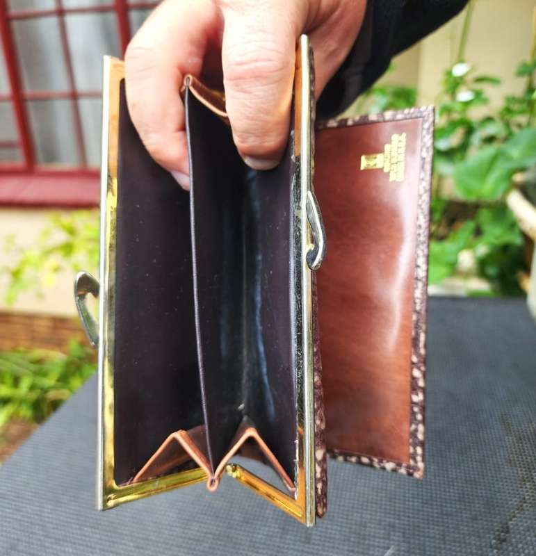 Busby Genuine Wild Buffalo Leather Ladies Kiss Lock Purse plus a Genuine Leather Long Wallet
