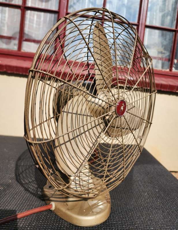 Rare 3 Blade 1930s General Electric Company England (GEC) BS 380 Desk or Wall Fan