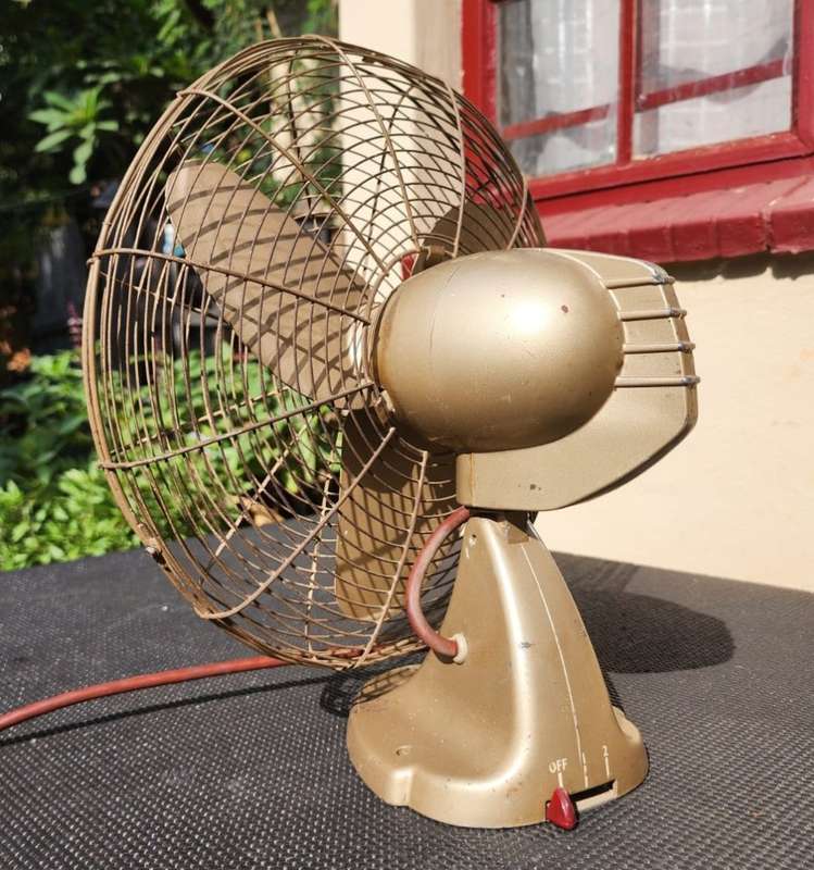 Rare 3 Blade 1930s General Electric Company England (GEC) BS 380 Desk or Wall Fan