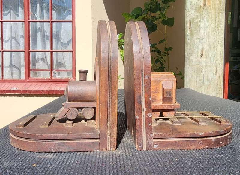Awesome Steam Locomotive and Railway Cart Wooden Bookends